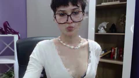 Sarah online show from March 19, 8:53 am