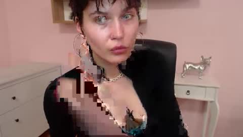 Sarah online show from April 23, 7:49 am