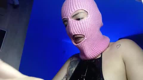 Snapshot of sarah_mistress_ chatting on February 28, 5:26 am Sarah online show from February 28, 5:26 am