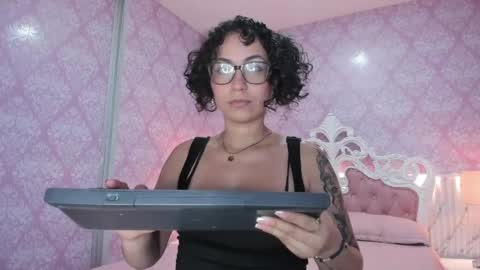 Sarah online show from April 15, 2:26 am