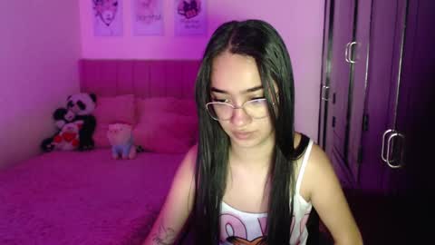 Sarah online show from February 4, 6:38 pm