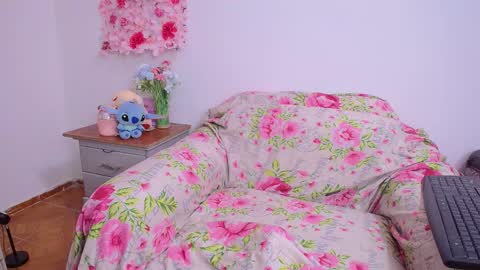 sarahajhoness online show from March 5, 5:55 pm