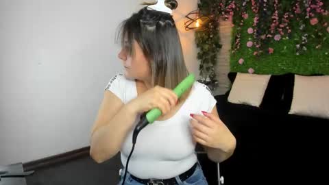 Sarah Deyvis online show from November 11, 1:13 pm