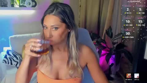 Divine Sarah NONUDE model online show from May 27, 4:15 pm