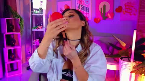 Divine Sarah NONUDE model online show from March 15, 3:04 pm