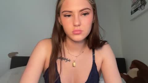 SarahxOliver online show from January 12, 5:53 pm