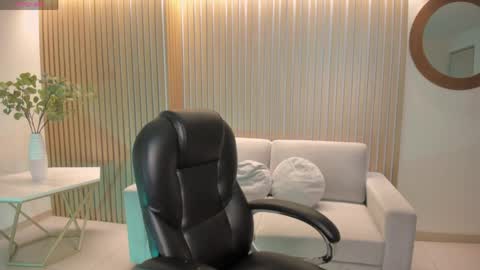 Sarah  independent model online show from April 19, 4:24 am