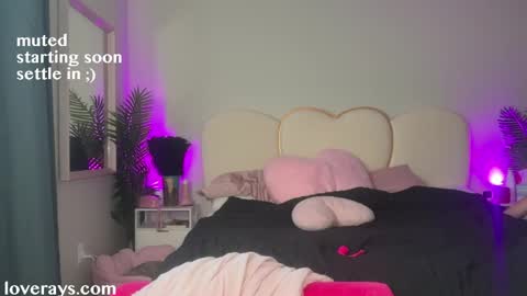 Back from Vacay  Follow for more here  online show from June 4, 2:50 am