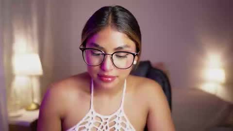Snapshot of saraparisi_ chatting on October 4, 1:14 am Sara online show from October 4, 1:14 am
