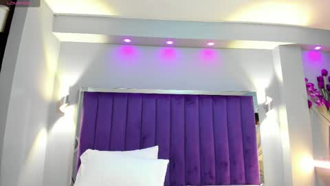 Snapshot of sarariley_ chatting on September 8, 10:42 pm Sara online show from September 8, 10:42 pm
