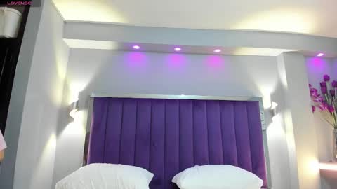Snapshot of sarariley_ chatting on September 18, 10:36 pm Sara online show from September 18, 10:36 pm