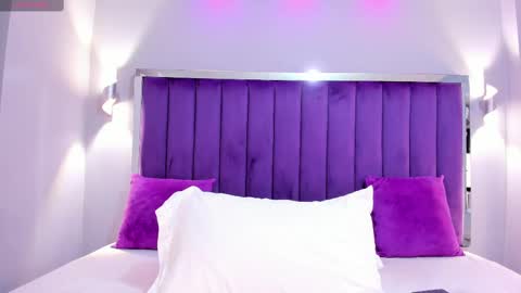 Snapshot of sarariley_ chatting on September 12, 11:29 pm Sara online show from September 12, 11:29 pm