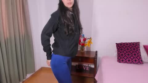 Snapshot of sarasweet_4 chatting on September 30, 4:06 pm Sara online show from September 30, 4:06 pm