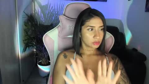 saratukkerr online show from December 14, 3:57 am