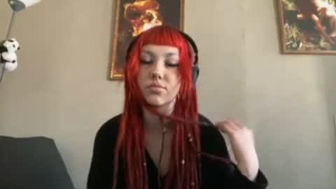 Mia online show from May 14, 3:32 pm