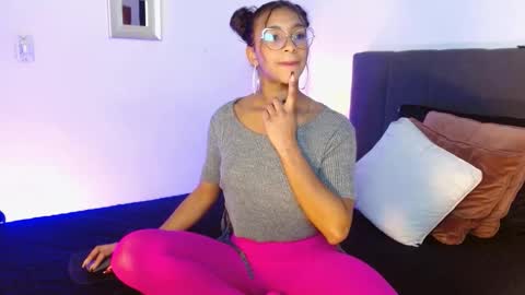 sasha_bowei online show from October 19, 2:49 am