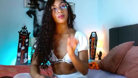 sasha_bowei online show from October 29, 2:24 am