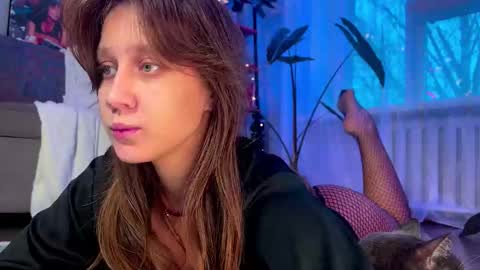 Alexandra Sasha in short online show from November 12, 6:27 am