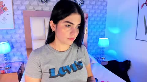 Snapshot of sasha_sims chatting on October 15, 11:55 am Camila online show from October 15, 11:55 am