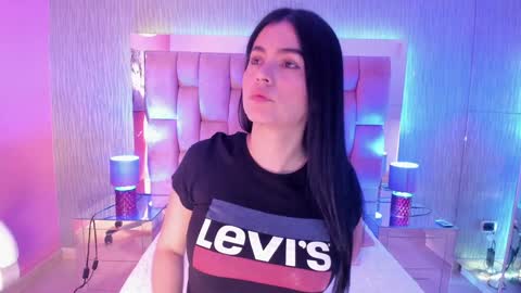 Snapshot of sasha_sims chatting on February 6, 11:42 am Camila online show from February 6, 11:42 am