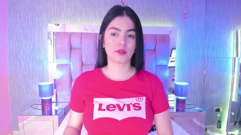 Snapshot of sasha_sims chatting on February 17, 12:27 pm Camila online show from February 17, 12:27 pm