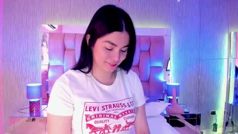Snapshot of sasha_sims chatting on February 23, 6:01 pm Camila online show from February 23, 6:01 pm