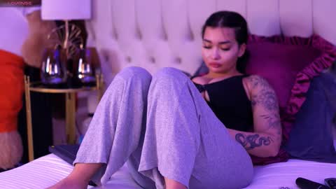 Dennise online show from November 22, 7:45 pm