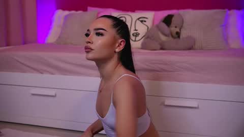 SashaLorenz online show from December 21, 9:27 am