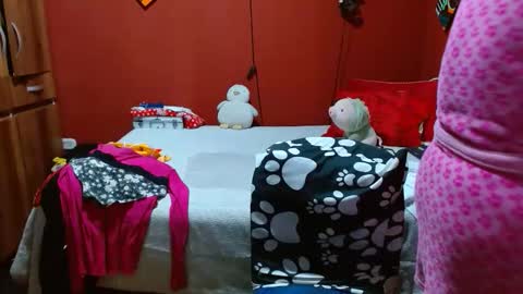 S A S H A R O S E online show from April 6, 12:17 pm