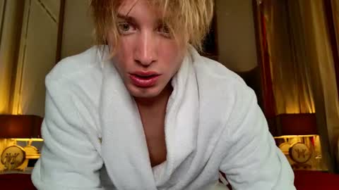 Sasha --  online show from July 26, 7:06 am