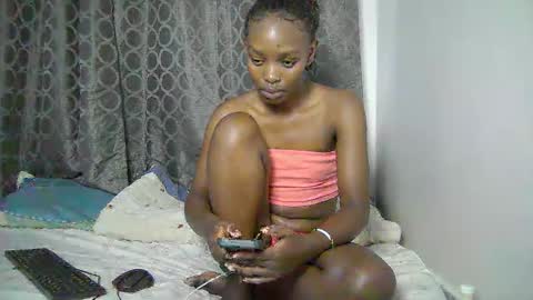 sassy_bunny22 online show from May 15, 7:39 am