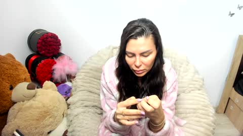 sassytiff online show from February 6, 1:58 pm