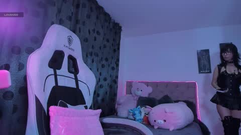 Snapshot of satanbabee_ chatting on September 21, 11:31 pm im expecting 300 thumbs up on my altar online show from September 21, 11:31 pm