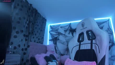 Snapshot of satanbabee_ chatting on October 10, 12:05 am im expecting 300 thumbs up on my altar online show from October 10, 12:05 am