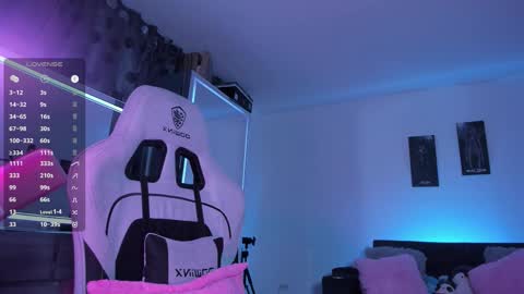 Snapshot of satanbabee_ chatting on September 19, 12:59 am im expecting 300 thumbs up on my altar online show from September 19, 12:59 am