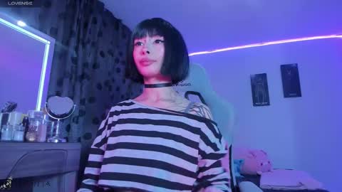 Snapshot of satanbabee_ chatting on September 29, 11:15 pm im expecting 300 thumbs up on my altar online show from September 29, 11:15 pm