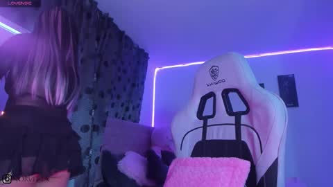 Snapshot of satanbabee_ chatting on October 2, 12:20 am im expecting 300 thumbs up on my altar online show from October 2, 12:20 am
