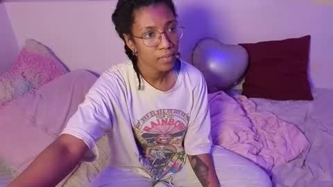 saturno_vibes online show from February 18, 8:47 am