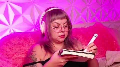 Gina George online show from October 31, 2:12 am