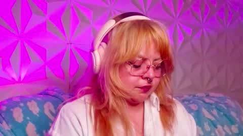 Gina George online show from October 12, 2:04 am