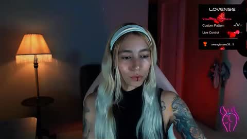 I AM JENN  online show from January 11, 3:44 am