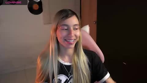 I AM JENN  online show from May 30, 3:16 am