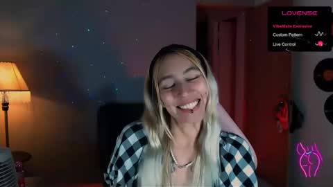 I AM JENN  online show from January 8, 3:08 am