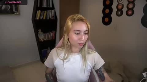 I AM JENN  online show from September 21, 2:59 am