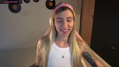 I AM JENN  online show from June 1, 3:08 am