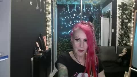 SaucySky online show from October 6, 11:00 pm