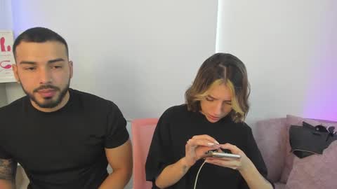 Snapshot of savagesweethearts chatting on January 16, 3:45 pm savagesweethearts online show from January 16, 3:45 pm