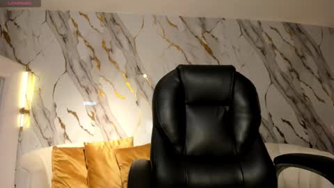 S a v a n n a h  online show from January 8, 12:33 pm