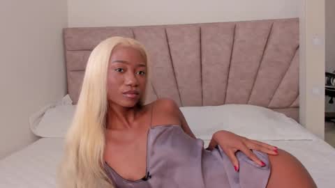 Savannahwildee online show from December 2, 2:15 pm