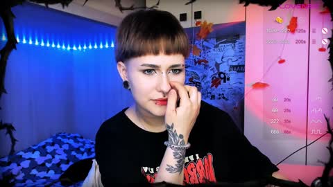 Snapshot of say_mary chatting on December 2, 5:10 pm pronoun she. name Mary. age 21. online show from December 2, 5:10 pm